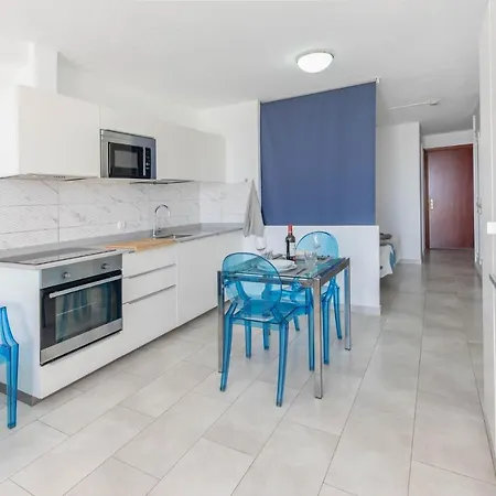 Apartment Ocean View Floor Wifi Aircon 10